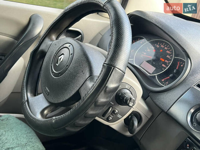 Белый Рено Кенгу, объемом двигателя 1.5 л и пробегом 268 тыс. км за 5300 $, фото 17 на Automoto.ua