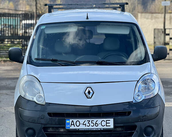 Белый Рено Кенгу, объемом двигателя 1.46 л и пробегом 278 тыс. км за 4900 $, фото 2 на Automoto.ua