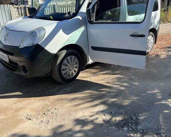 Білий Рено Кєнгу, об'ємом двигуна 1.5 л та пробігом 372 тис. км за 5500 $, фото 1 на Automoto.ua
