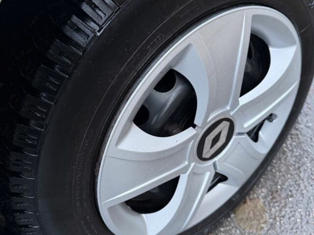 Рено Кенгу 2008 в Ахтырке на Automoto.ua Белый Рено Кенгу, объемом двигателя 1.5 л и пробегом 215 тыс. км за 3750 $, фото 8 на Automoto.ua