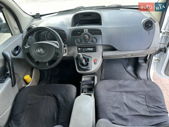 Білий Рено Кєнгу, об'ємом двигуна 1.5 л та пробігом 295 тис. км за 4900 $, фото 27 на Automoto.ua