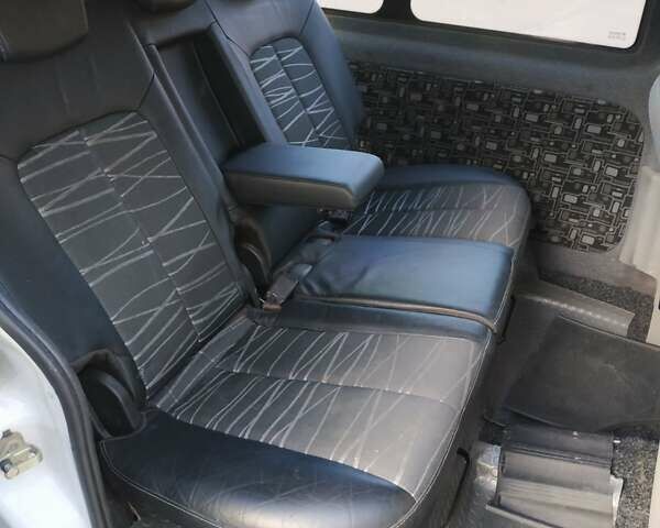 Білий Рено Кєнгу, об'ємом двигуна 1.5 л та пробігом 207 тис. км за 4500 $, фото 5 на Automoto.ua