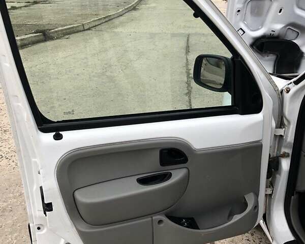 Білий Рено Кєнгу, об'ємом двигуна 1.46 л та пробігом 380 тис. км за 3400 $, фото 5 на Automoto.ua