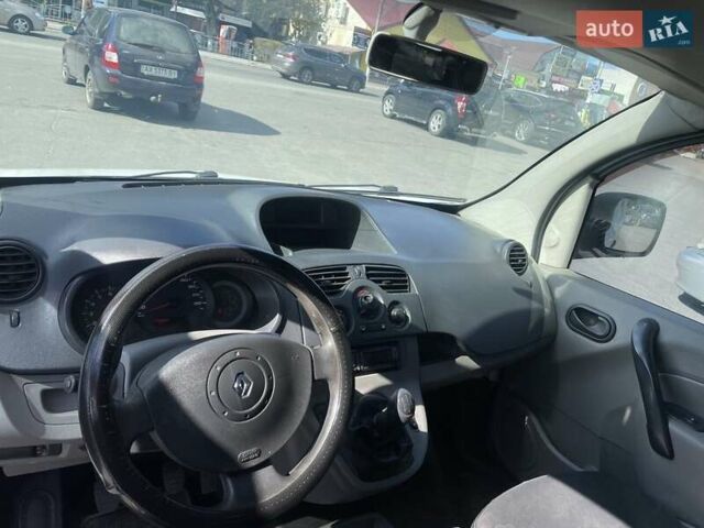 Белый Рено Кенгу, объемом двигателя 1.46 л и пробегом 209 тыс. км за 4900 $, фото 15 на Automoto.ua