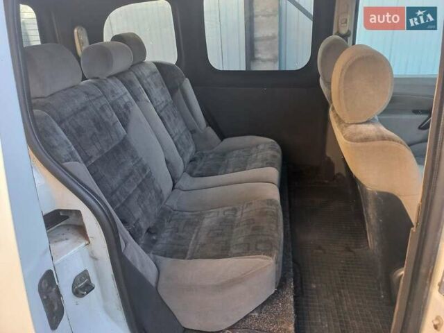 Белый Рено Кенгу, объемом двигателя 1.46 л и пробегом 380 тыс. км за 4500 $, фото 21 на Automoto.ua