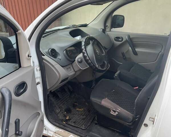 Білий Рено Кєнгу, об'ємом двигуна 1.46 л та пробігом 295 тис. км за 4800 $, фото 1 на Automoto.ua