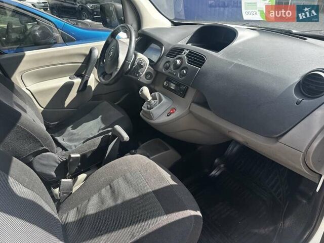 Білий Рено Кєнгу, об'ємом двигуна 1.46 л та пробігом 250 тис. км за 5200 $, фото 3 на Automoto.ua