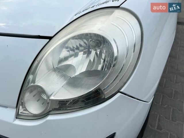 Білий Рено Кєнгу, об'ємом двигуна 1.46 л та пробігом 181 тис. км за 7199 $, фото 11 на Automoto.ua