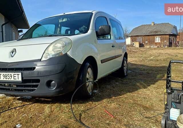 Белый Рено Кенгу, объемом двигателя 1.5 л и пробегом 285 тыс. км за 4999 $, фото 2 на Automoto.ua