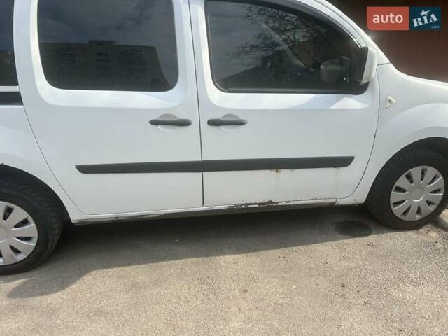 Белый Рено Кенгу, объемом двигателя 1.5 л и пробегом 219 тыс. км за 4700 $, фото 8 на Automoto.ua
