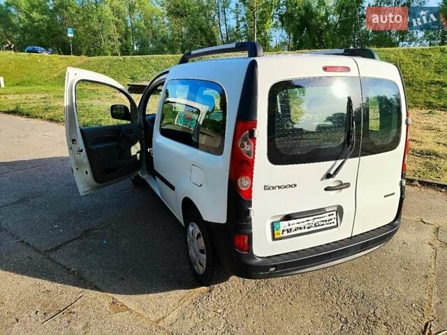 Білий Рено Кєнгу, об'ємом двигуна 1.5 л та пробігом 128 тис. км за 4900 $, фото 2 на Automoto.ua