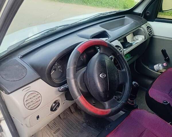 Белый Рено Кенгу, объемом двигателя 1.46 л и пробегом 271 тыс. км за 4900 $, фото 5 на Automoto.ua