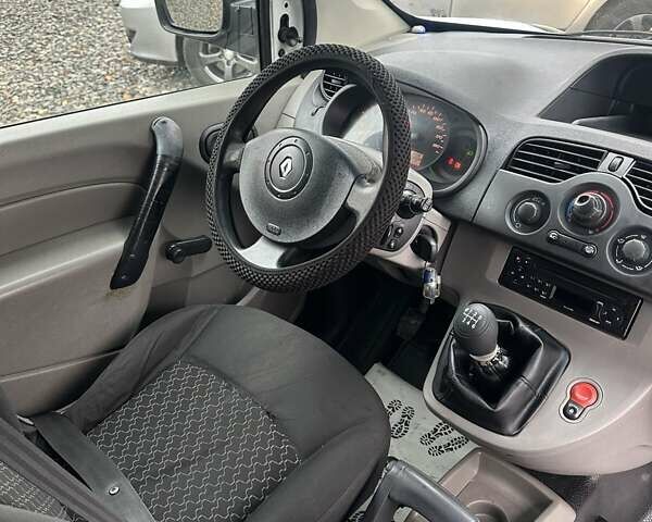 Рено Кенгу 2008 в Смеле на Automoto.ua Белый Рено Кенгу, объемом двигателя 1.5 л и пробегом 270 тыс. км за 4500 $, фото 15 на Automoto.ua