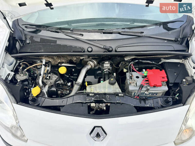 Белый Рено Кенгу, объемом двигателя 1.5 л и пробегом 290 тыс. км за 5799 $, фото 32 на Automoto.ua