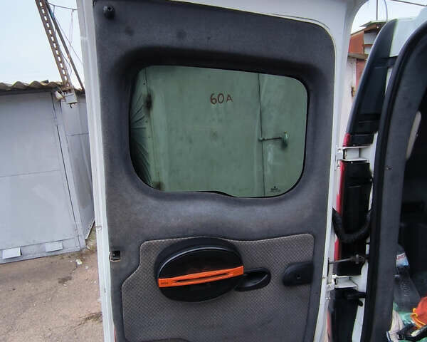Рено Кенгу 2008 в Одессе на Automoto.ua Белый Рено Кенгу, объемом двигателя 1.5 л и пробегом 364 тыс. км за 5400 $, фото 9 на Automoto.ua