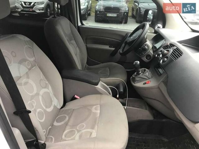 Белый Рено Кенгу, объемом двигателя 1.5 л и пробегом 441 тыс. км за 5990 $, фото 16 на Automoto.ua