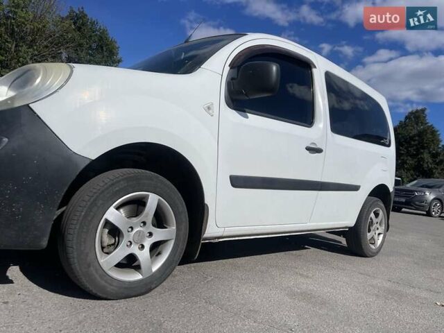 Белый Рено Кенгу, объемом двигателя 1.46 л и пробегом 209 тыс. км за 4900 $, фото 5 на Automoto.ua