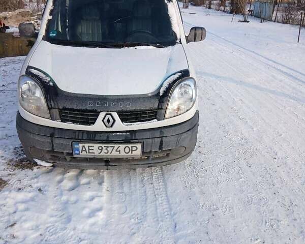 Белый Рено Кенгу, объемом двигателя 1.46 л и пробегом 334 тыс. км за 4300 $, фото 3 на Automoto.ua
