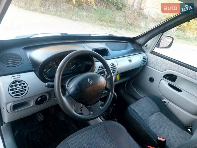 Рено Кенгу 2008 в Каменке на Automoto.ua Белый Рено Кенгу, объемом двигателя 1.5 л и пробегом 300 тыс. км за 4200 $, фото 8 на Automoto.ua