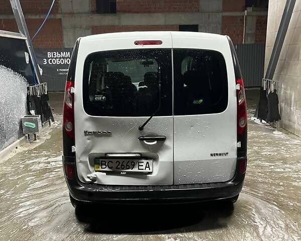 Белый Рено Кенгу, объемом двигателя 1.5 л и пробегом 363 тыс. км за 4200 $, фото 8 на Automoto.ua