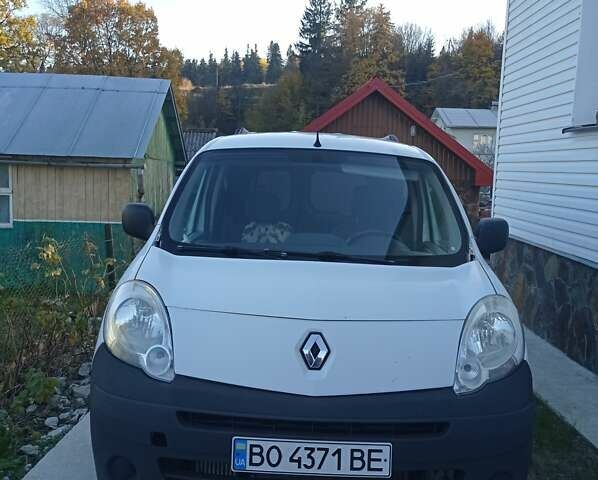 Белый Рено Кенгу, объемом двигателя 1.46 л и пробегом 301 тыс. км за 6000 $, фото 1 на Automoto.ua