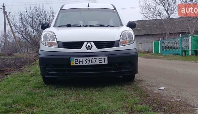 Білий Рено Кєнгу, об'ємом двигуна 1.5 л та пробігом 201 тис. км за 4800 $, фото 2 на Automoto.ua
