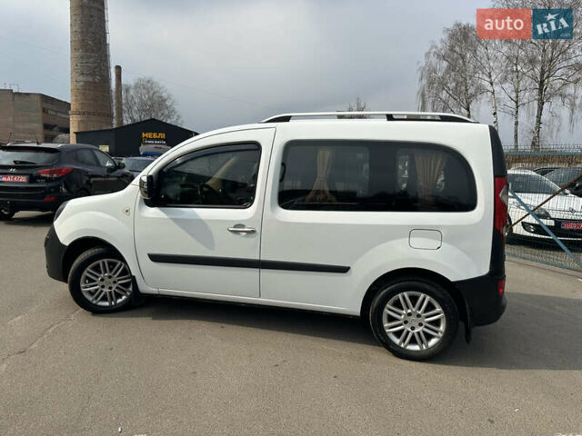 Белый Рено Кенгу, объемом двигателя 1.46 л и пробегом 200 тыс. км за 6999 $, фото 21 на Automoto.ua