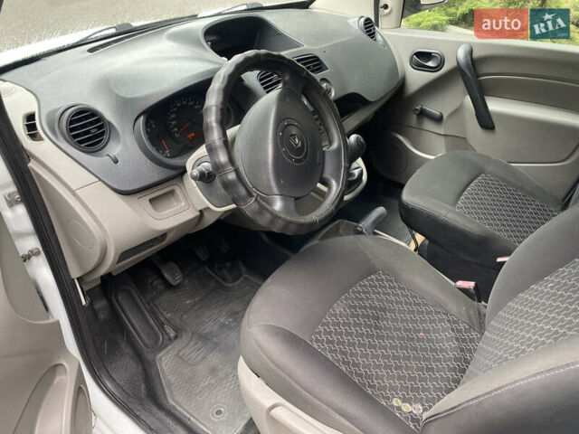 Белый Рено Кенгу, объемом двигателя 1.46 л и пробегом 160 тыс. км за 3999 $, фото 8 на Automoto.ua