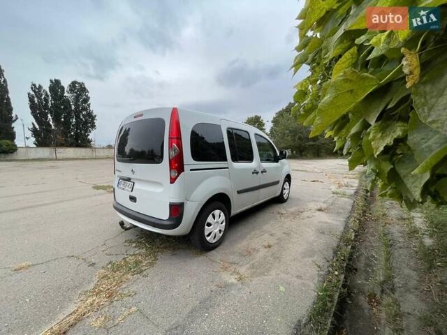 Белый Рено Кенгу, объемом двигателя 1.5 л и пробегом 220 тыс. км за 6800 $, фото 8 на Automoto.ua
