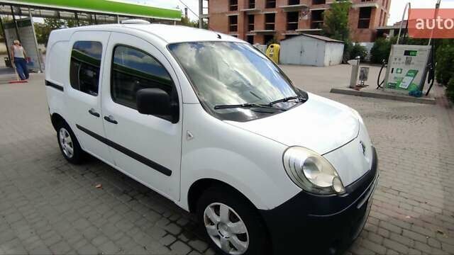 Белый Рено Кенгу, объемом двигателя 1.5 л и пробегом 415 тыс. км за 4600 $, фото 3 на Automoto.ua