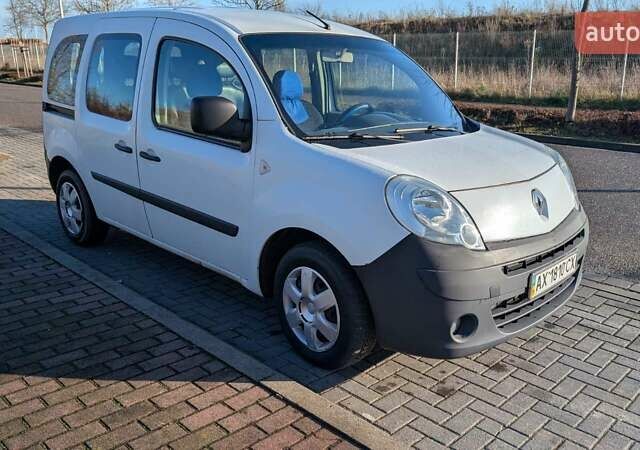 Білий Рено Кєнгу, об'ємом двигуна 1.5 л та пробігом 320 тис. км за 5200 $, фото 5 на Automoto.ua