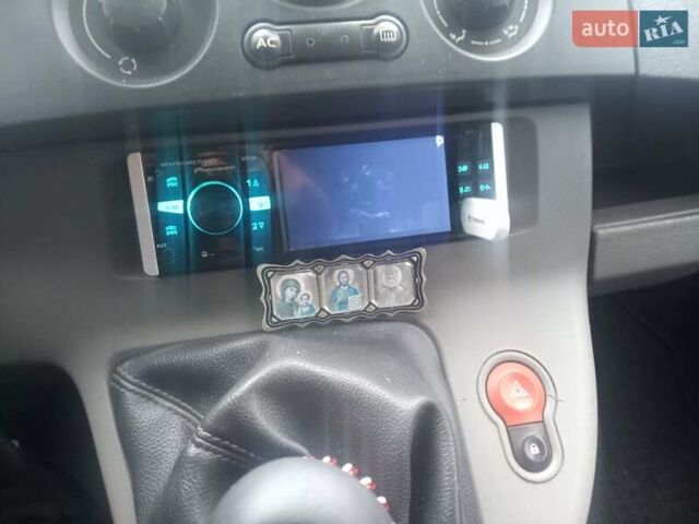 Белый Рено Кенгу, объемом двигателя 1.5 л и пробегом 238 тыс. км за 5500 $, фото 25 на Automoto.ua