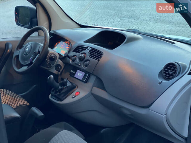 Белый Рено Кенгу, объемом двигателя 1.5 л и пробегом 270 тыс. км за 4599 $, фото 33 на Automoto.ua