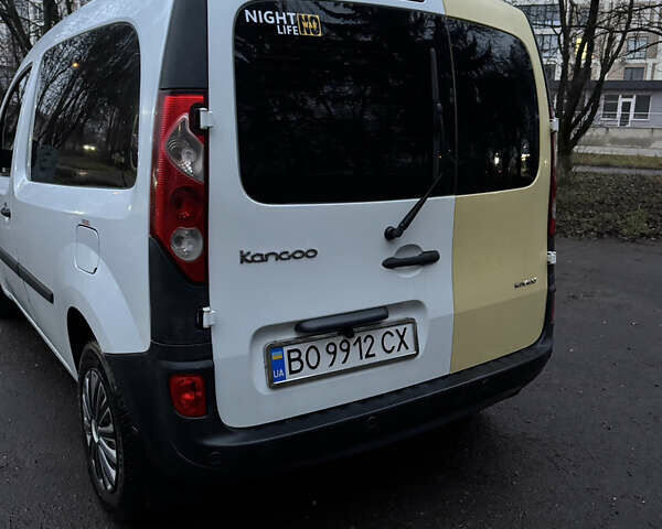 Белый Рено Кенгу, объемом двигателя 1.46 л и пробегом 110 тыс. км за 7800 $, фото 5 на Automoto.ua