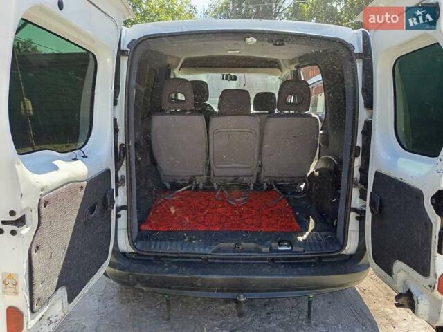 Белый Рено Кенгу, объемом двигателя 1.5 л и пробегом 237 тыс. км за 6100 $, фото 5 на Automoto.ua