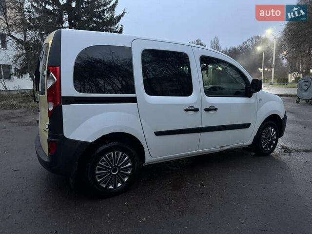 Белый Рено Кенгу, объемом двигателя 1.46 л и пробегом 110 тыс. км за 7800 $, фото 3 на Automoto.ua