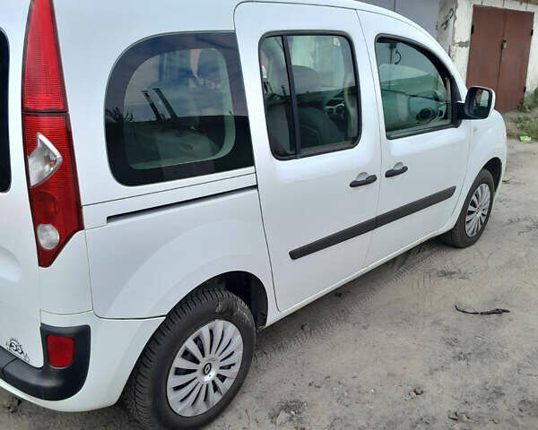 Білий Рено Кєнгу, об'ємом двигуна 1.5 л та пробігом 276 тис. км за 7450 $, фото 2 на Automoto.ua