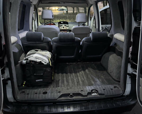 Белый Рено Кенгу, объемом двигателя 1.46 л и пробегом 110 тыс. км за 7800 $, фото 20 на Automoto.ua