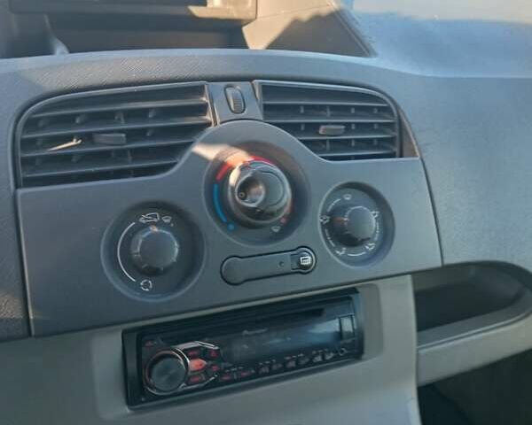 Білий Рено Кєнгу, об'ємом двигуна 1.5 л та пробігом 260 тис. км за 5800 $, фото 2 на Automoto.ua