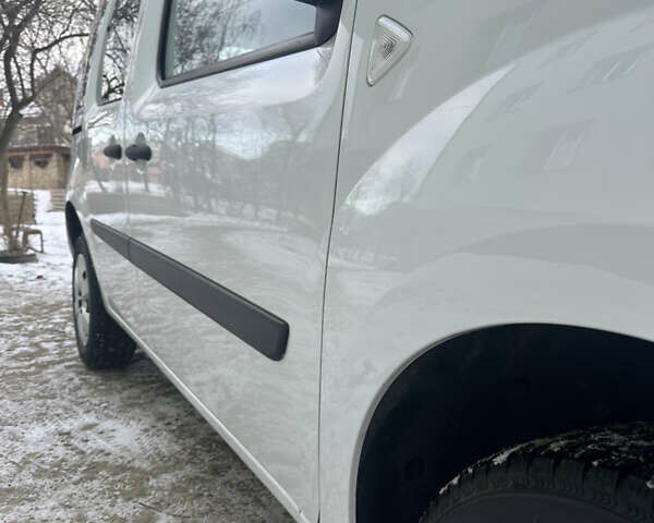 Білий Рено Кєнгу, об'ємом двигуна 1.5 л та пробігом 220 тис. км за 7400 $, фото 42 на Automoto.ua