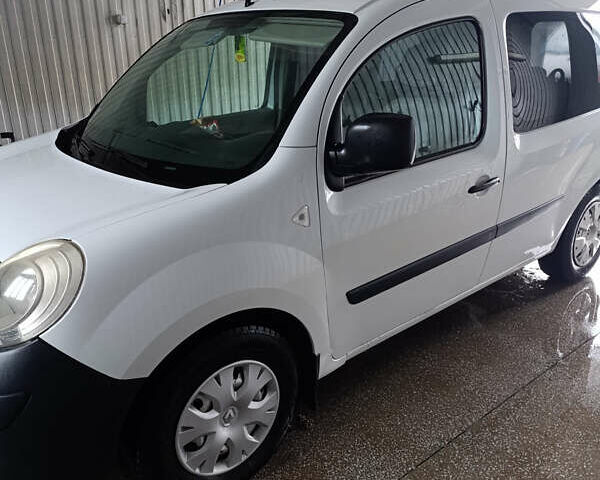 Белый Рено Кенгу, объемом двигателя 1.46 л и пробегом 320 тыс. км за 4700 $, фото 1 на Automoto.ua