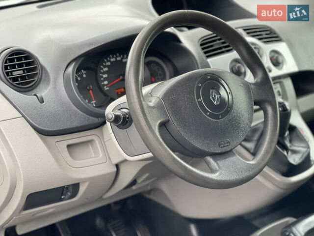 Белый Рено Кенгу, объемом двигателя 1.46 л и пробегом 246 тыс. км за 5850 $, фото 14 на Automoto.ua