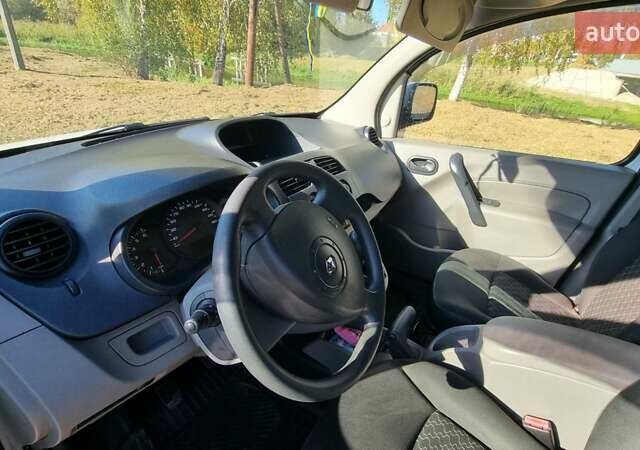 Белый Рено Кенгу, объемом двигателя 1.5 л и пробегом 281 тыс. км за 6300 $, фото 13 на Automoto.ua