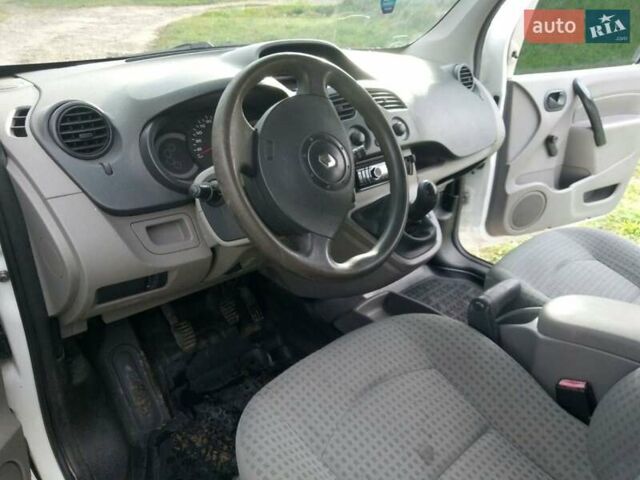 Белый Рено Кенгу, объемом двигателя 1.46 л и пробегом 257 тыс. км за 5700 $, фото 8 на Automoto.ua