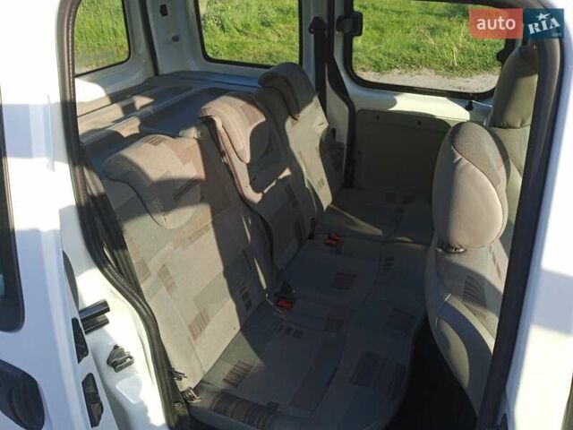 Белый Рено Кенгу, объемом двигателя 1.15 л и пробегом 190 тыс. км за 5300 $, фото 7 на Automoto.ua