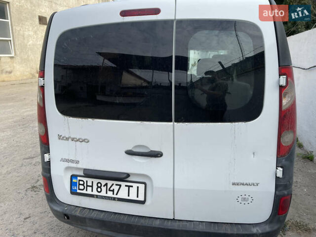 Белый Рено Кенгу, объемом двигателя 1.46 л и пробегом 231 тыс. км за 5600 $, фото 6 на Automoto.ua