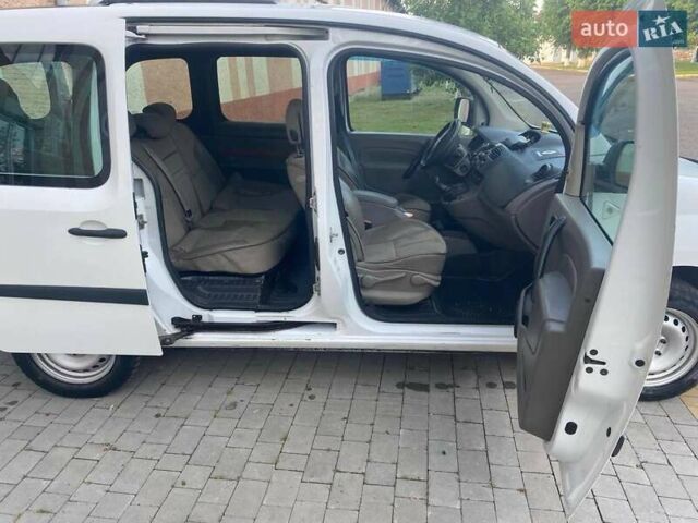 Белый Рено Кенгу, объемом двигателя 1.5 л и пробегом 300 тыс. км за 5300 $, фото 5 на Automoto.ua