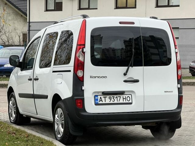 Белый Рено Кенгу, объемом двигателя 1.6 л и пробегом 185 тыс. км за 5500 $, фото 1 на Automoto.ua