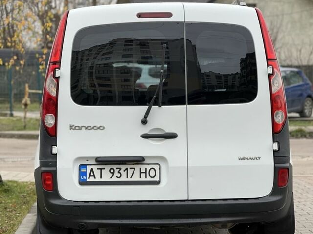 Белый Рено Кенгу, объемом двигателя 1.6 л и пробегом 185 тыс. км за 5500 $, фото 2 на Automoto.ua