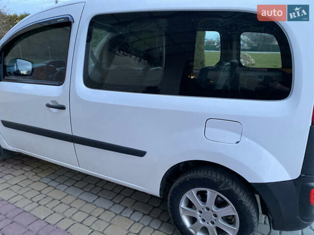 Белый Рено Кенгу, объемом двигателя 1.5 л и пробегом 270 тыс. км за 4599 $, фото 57 на Automoto.ua